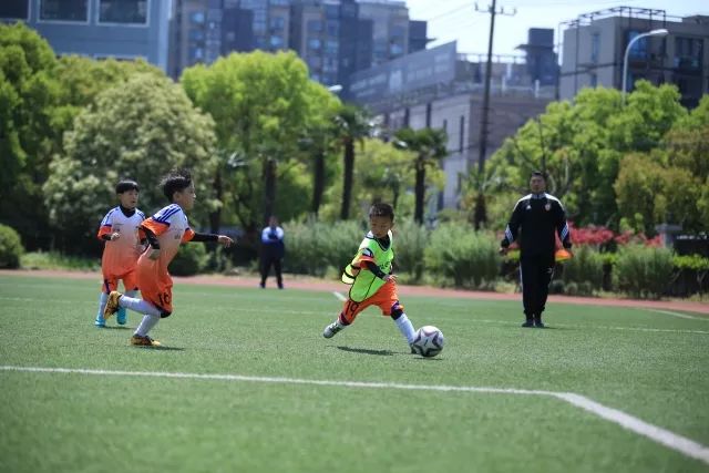 维尼修斯在对阵国米的比赛中展现防守决心，成功夺回9次球权
